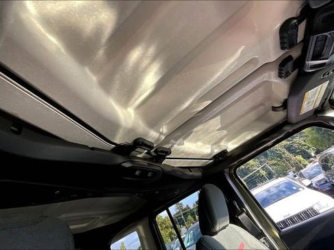 New 2025 Jeep Wrangler Unlimited Rubicon image 24