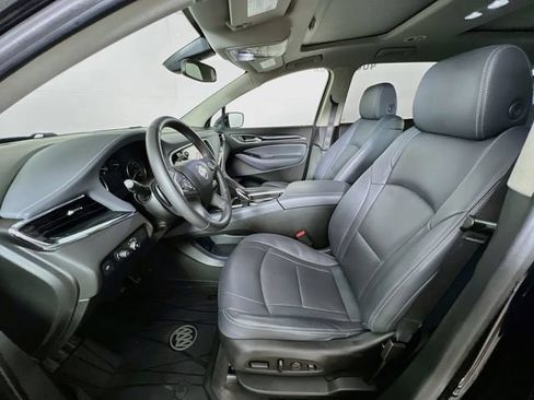 Used 2020 Buick Enclave Premium w/ Sun and Sites Package AWD/4WD image 10