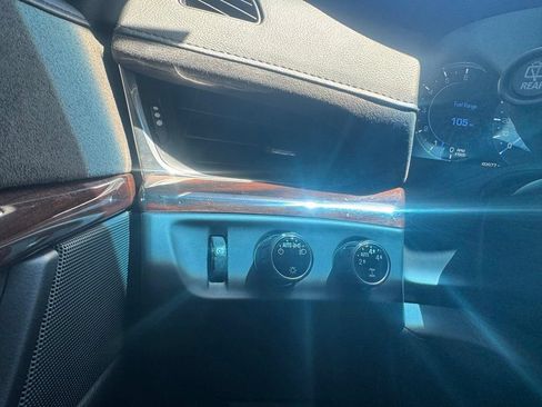 Used 2016 Cadillac Escalade 4WD image 35