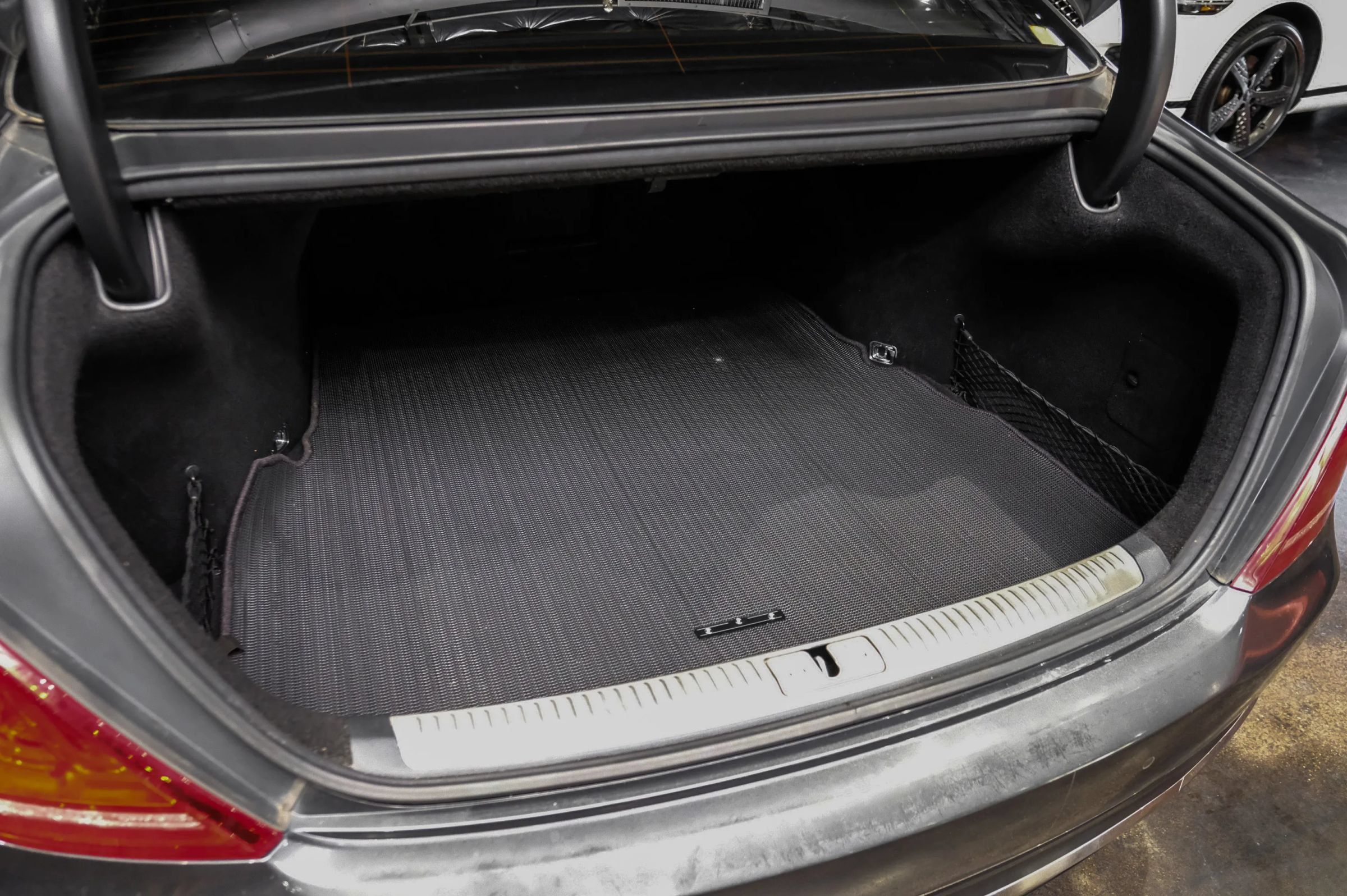 Used 2018 Genesis G90 3.3T Premium AWD/4WD image 54