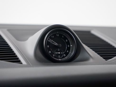 Certified 2025 Porsche Macan image 29