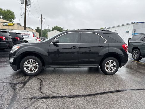 Used 2017 Chevrolet Equinox LT w/ Convenience Package FWD image 2