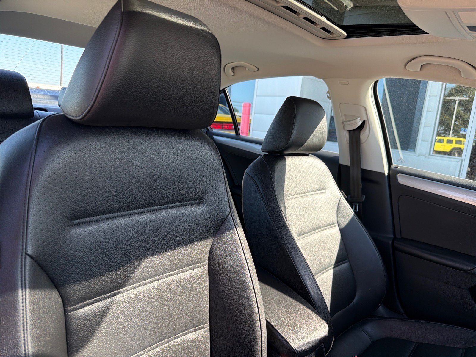 Used 2017 Volkswagen Jetta SE FWD image 28