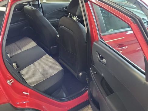 Used 2021 Hyundai Kona SE FWD image 12
