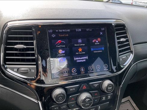 Used 2019 Jeep Grand Cherokee Limited AWD/4WD image 35