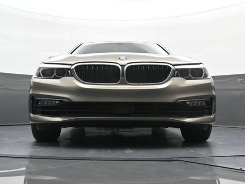 Used 2018 BMW 530e xDrive AWD/4WD image 23