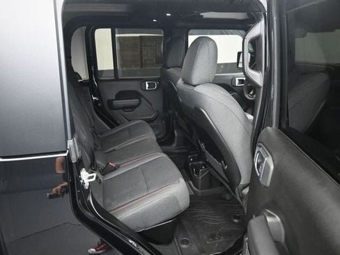 Used 2024 Jeep Gladiator Rubicon w/ Technology Group AWD/4WD image 14