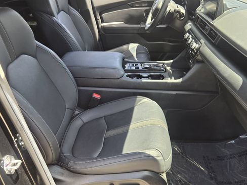Used 2025 Honda Pilot EX-L image 15
