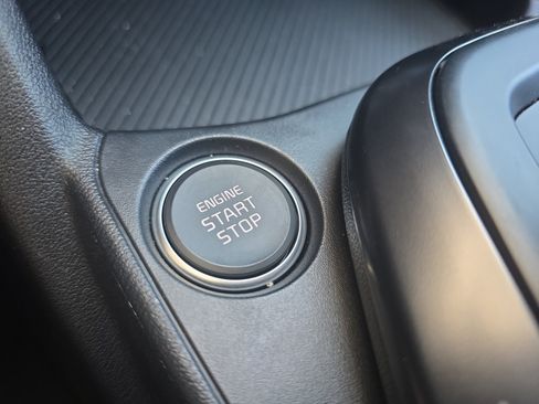 Certified 2025 Kia K4 FWD image 17