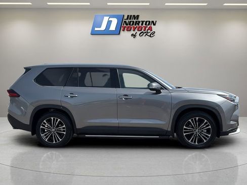 Used 2025 Toyota Grand Highlander AWD Hybrid image 4