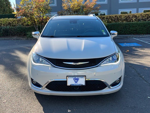 Used 2020 Chrysler Pacifica Limited FWD image 2