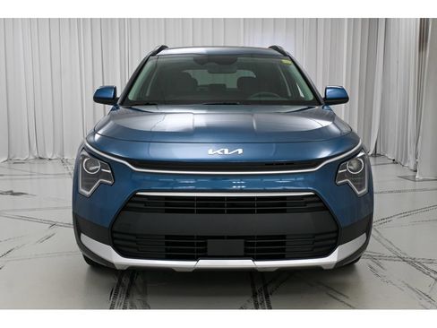 New 2026 Kia Niro EX FWD image 3