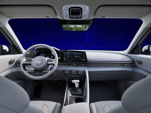 Certified 2026 Hyundai Elantra SE FWD image 11