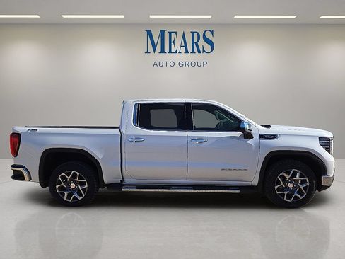 Used 2023 GMC Sierra 1500 SLT w/ SLT Premium Package AWD/4WD image 6