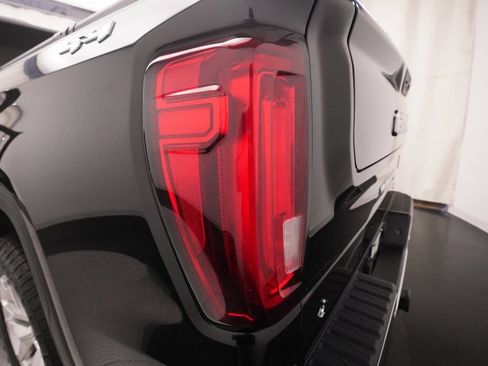 Used 2019 GMC Sierra 1500 SLT w/ SLT Premium Plus Package image 31