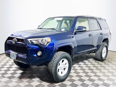 Certified 2018 Toyota 4Runner SR5 Premium image 4
