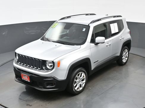 Used 2017 Jeep Renegade Latitude w/ Cold Weather Group AWD/4WD image 31