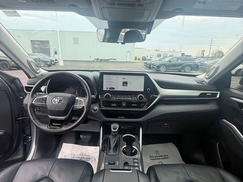 Used 2023 Toyota Highlander Platinum AWD/4WD image 33