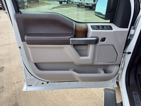 Used 2019 Ford F150 Limited w/ Trailer Tow Package AWD/4WD image 9