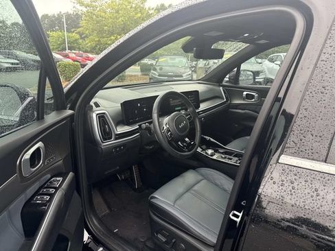 Certified 2025 Kia Sorento SX Prestige AWD/4WD image 3