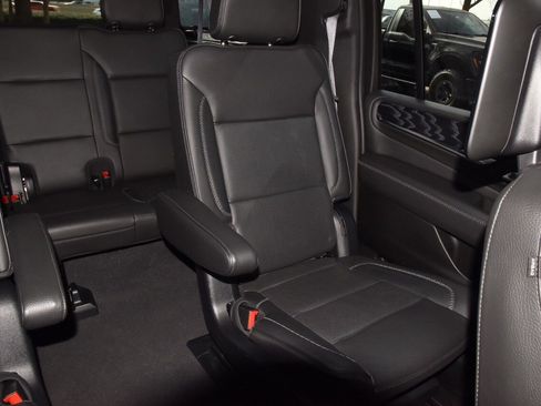 Used 2023 GMC Yukon XL Denali w/ Denali Reserve Package image 23