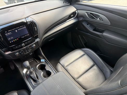 Used 2023 Chevrolet Traverse LT AWD/4WD image 23
