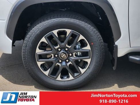 New 2026 Toyota Tundra Limited AWD/4WD image 9