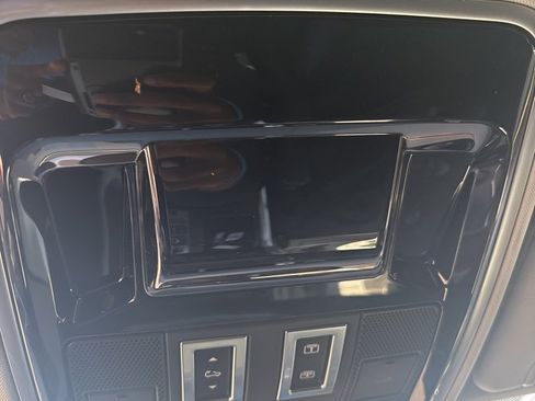 Used 2017 Land Rover Range Rover Sport Supercharged image 35