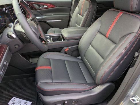 New 2026 Chevrolet Traverse RS w/ LPO, Floor Liner Package FWD image 13