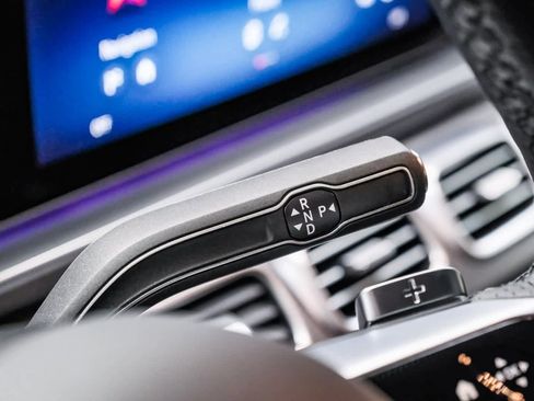 Used 2025 Mercedes-Benz GLS 450 4MATIC image 19