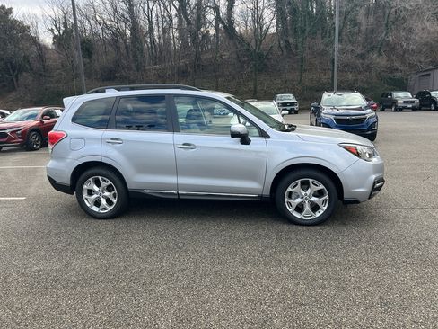 Used 2018 Subaru Forester 2.5i Touring w/ Popular Package #2 image 4