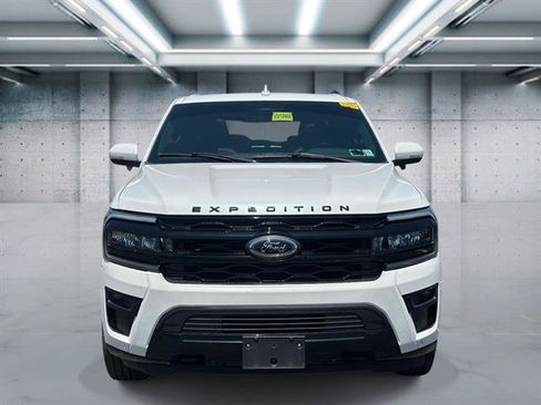 Used 2023 Ford Expedition Max Limited AWD/4WD image 2