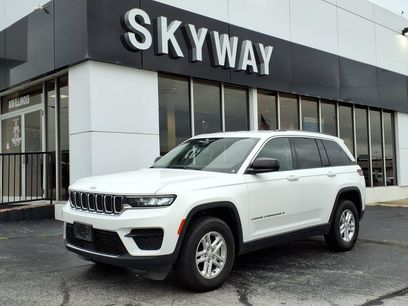 Used 2024 Jeep Grand Cherokee Laredo