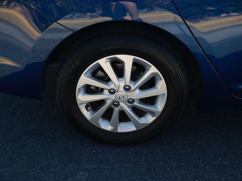 Used 2022 Hyundai Accent SEL image 9