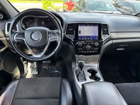 Used 2019 Jeep Grand Cherokee Altitude AWD/4WD image 13