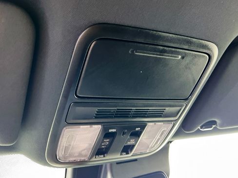 Used 2022 Honda Pilot TrailSport image 19