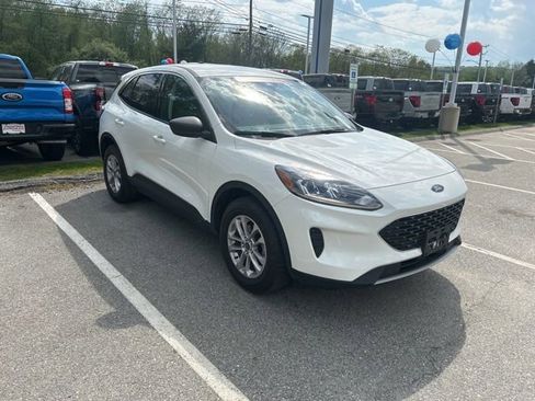 Certified 2022 Ford Escape SE w/ Cold Weather Package AWD/4WD image 5
