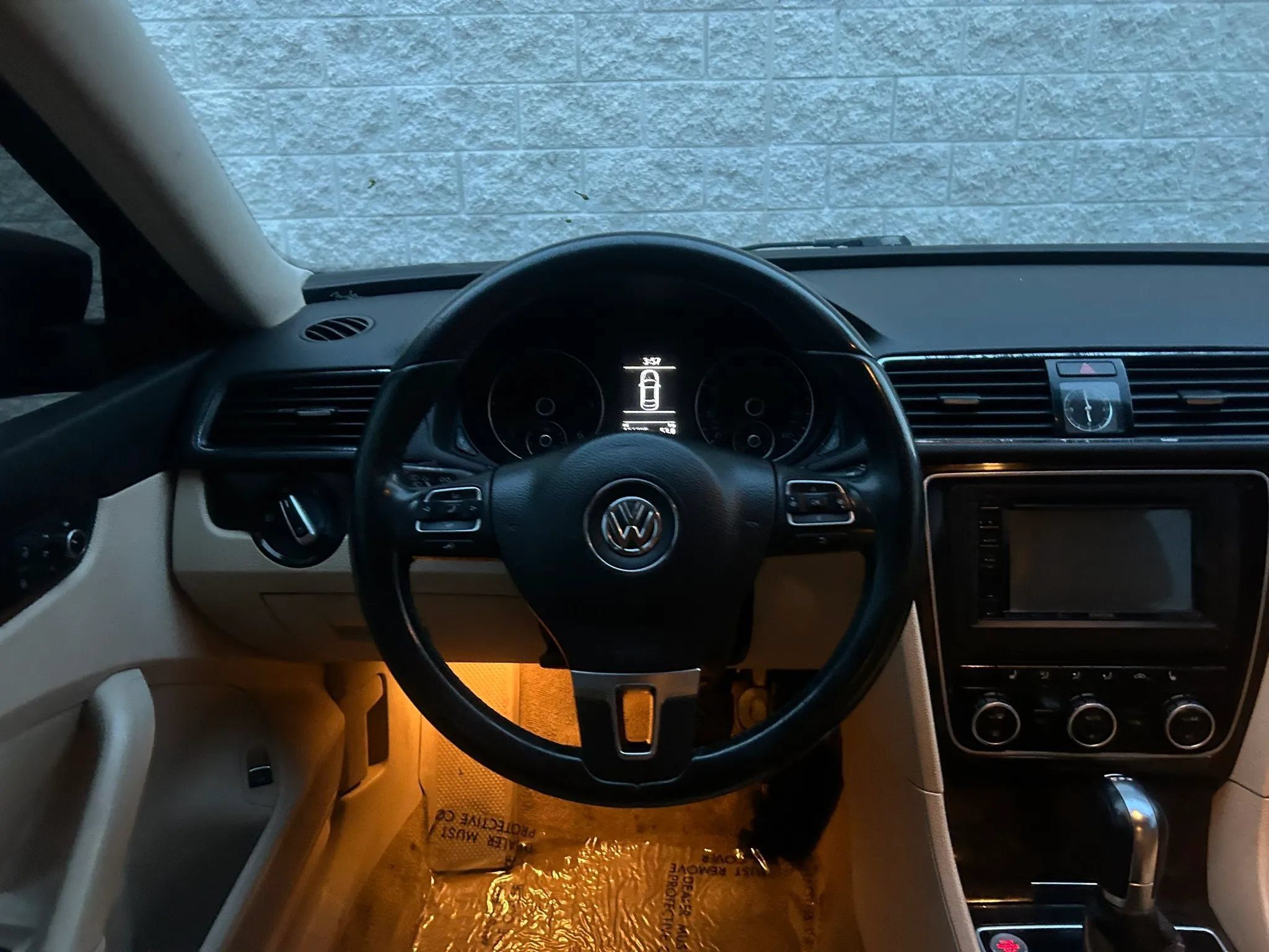 Used 2014 Volkswagen Passat TDI SEL Premium FWD image 18