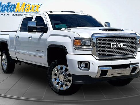 Used 2017 GMC Sierra 2500 Denali AWD/4WD image 3