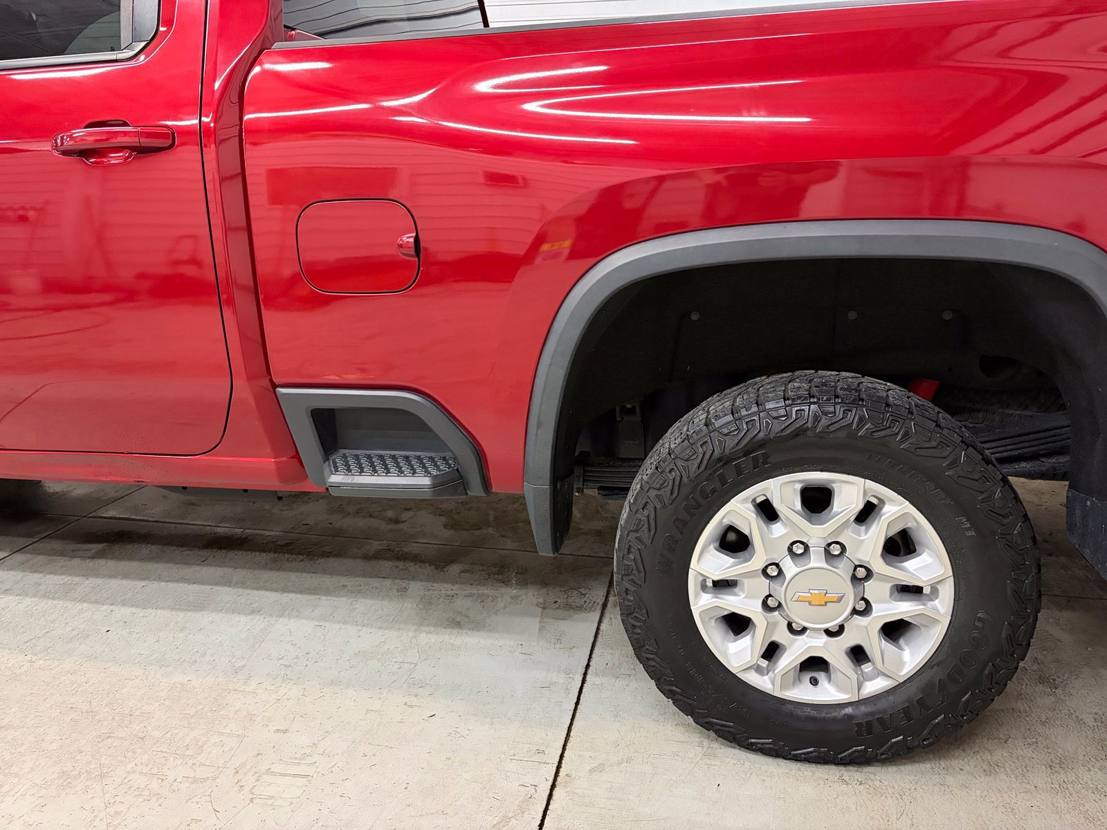 Used 2021 Chevrolet Silverado 2500 LT w/ Convenience Package AWD/4WD image 6