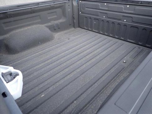 Used 2019 Toyota Tundra SR5 w/ SR5 Upgrade Package AWD/4WD image 9