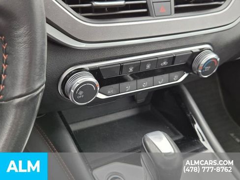 Used 2025 Nissan Altima 2.5 SR FWD image 24