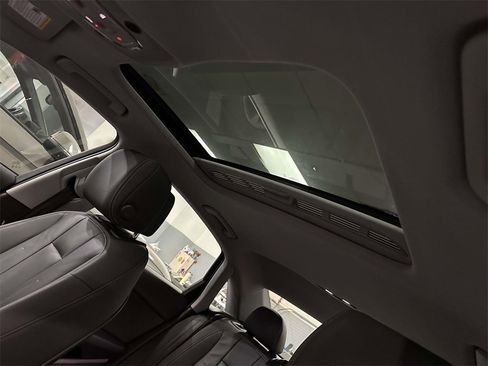 Used 2023 Audi A4 2.0T Premium w/ Convenience Package image 12