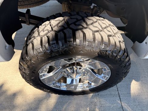 Used 2011 Nissan Titan SV w/ SV Value Truck Pkg image 13