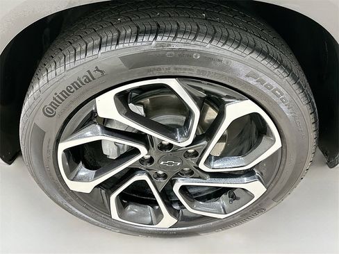 Used 2025 Chevrolet Trax RS w/ Driver Confidence Package image 30