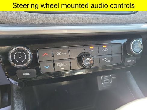 Used 2022 Jeep Compass Latitude AWD/4WD image 16