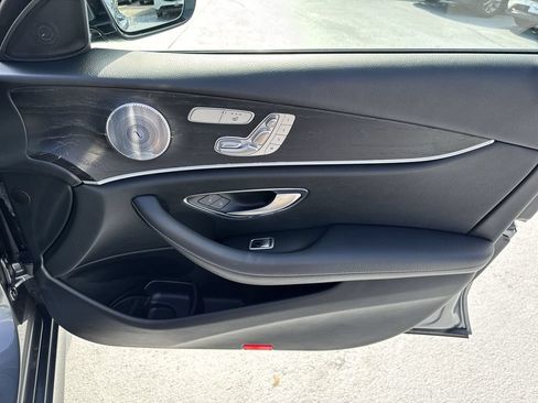 Used 2018 Mercedes-Benz E 300 4MATIC image 43
