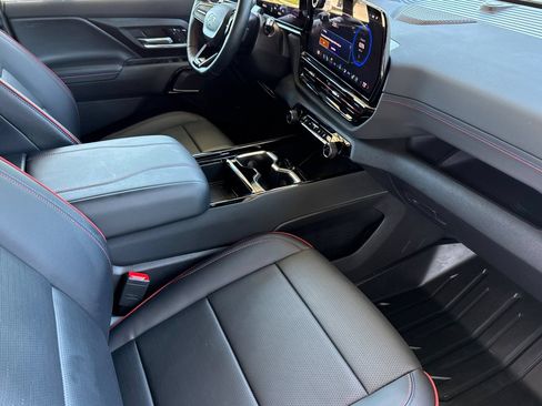 Used 2025 Chevrolet Silverado EV RST AWD/4WD image 24