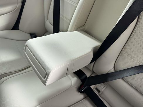 Used 2024 Mercedes-Benz C 300 4MATIC Sedan image 31