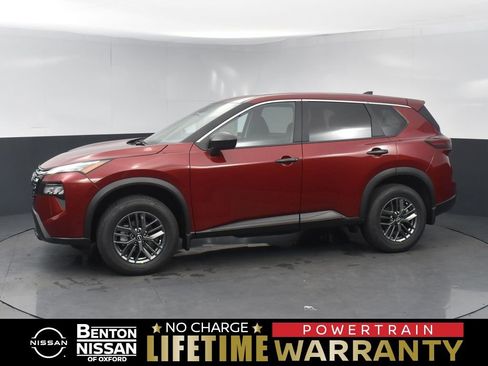 Used 2025 Nissan Rogue S FWD image 1